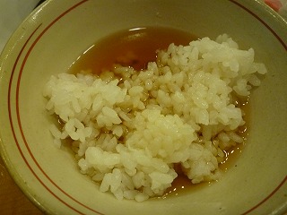 ご飯にお茶を入れて・・・
